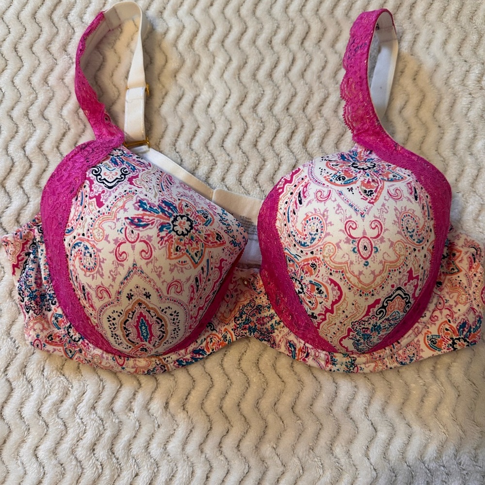 Soma Fuchsia and Cream Paisley Lace Bra
